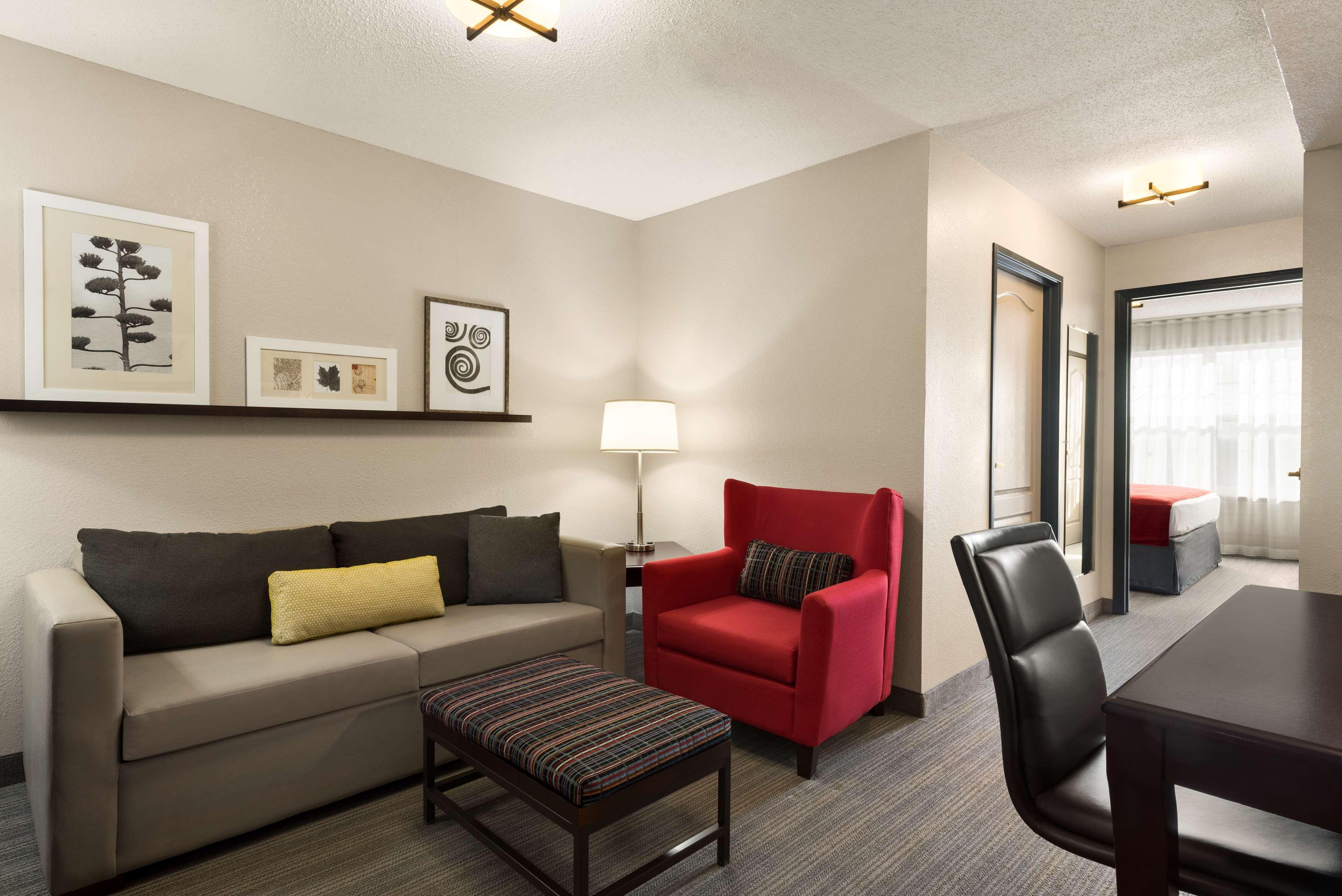 Country Inn & Suites By Radisson, Kansas City At Village West, Ks Bonner Springs Экстерьер фото