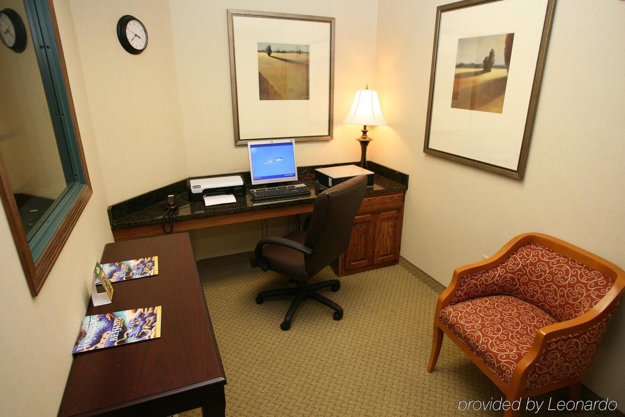 Country Inn & Suites By Radisson, Kansas City At Village West, Ks Bonner Springs Удобства фото