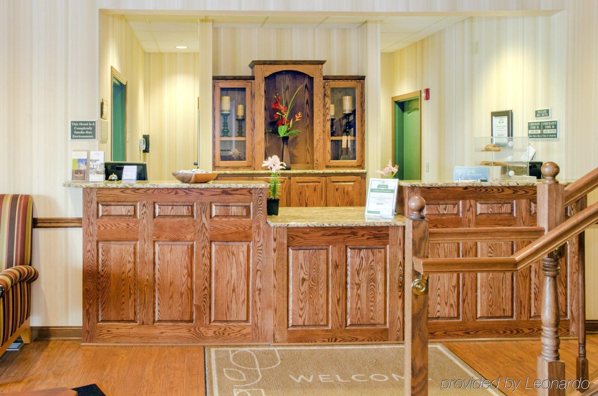 Country Inn & Suites By Radisson, Kansas City At Village West, Ks Bonner Springs Экстерьер фото