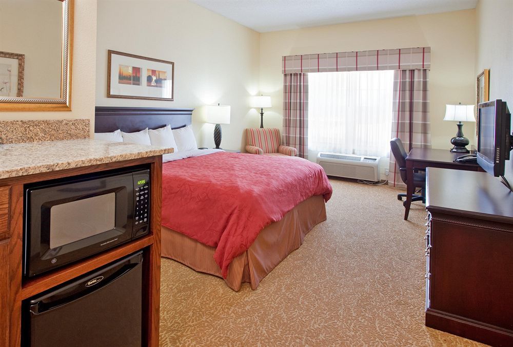 Country Inn & Suites By Radisson, Kansas City At Village West, Ks Bonner Springs Номер фото