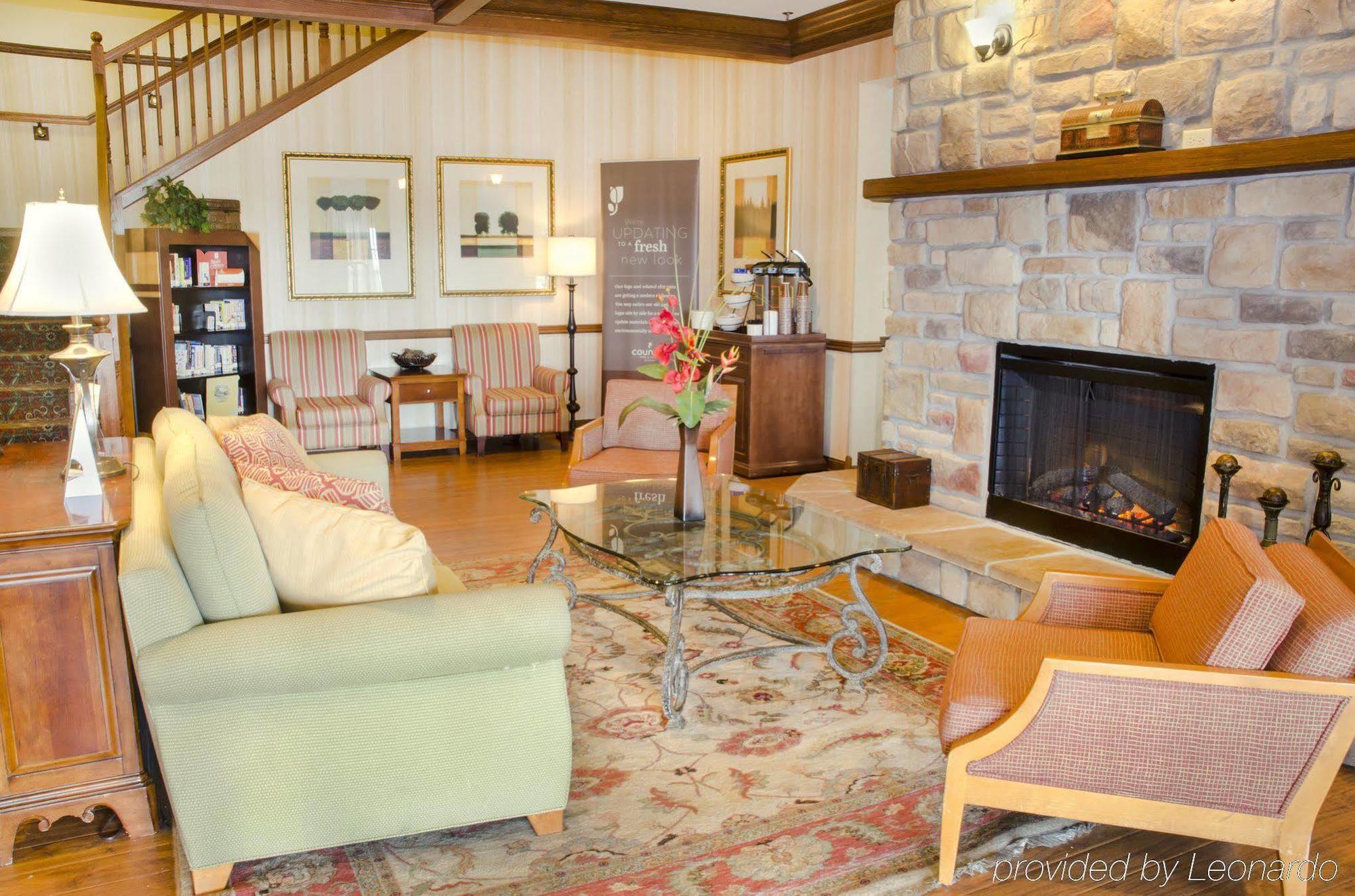 Country Inn & Suites By Radisson, Kansas City At Village West, Ks Bonner Springs Экстерьер фото