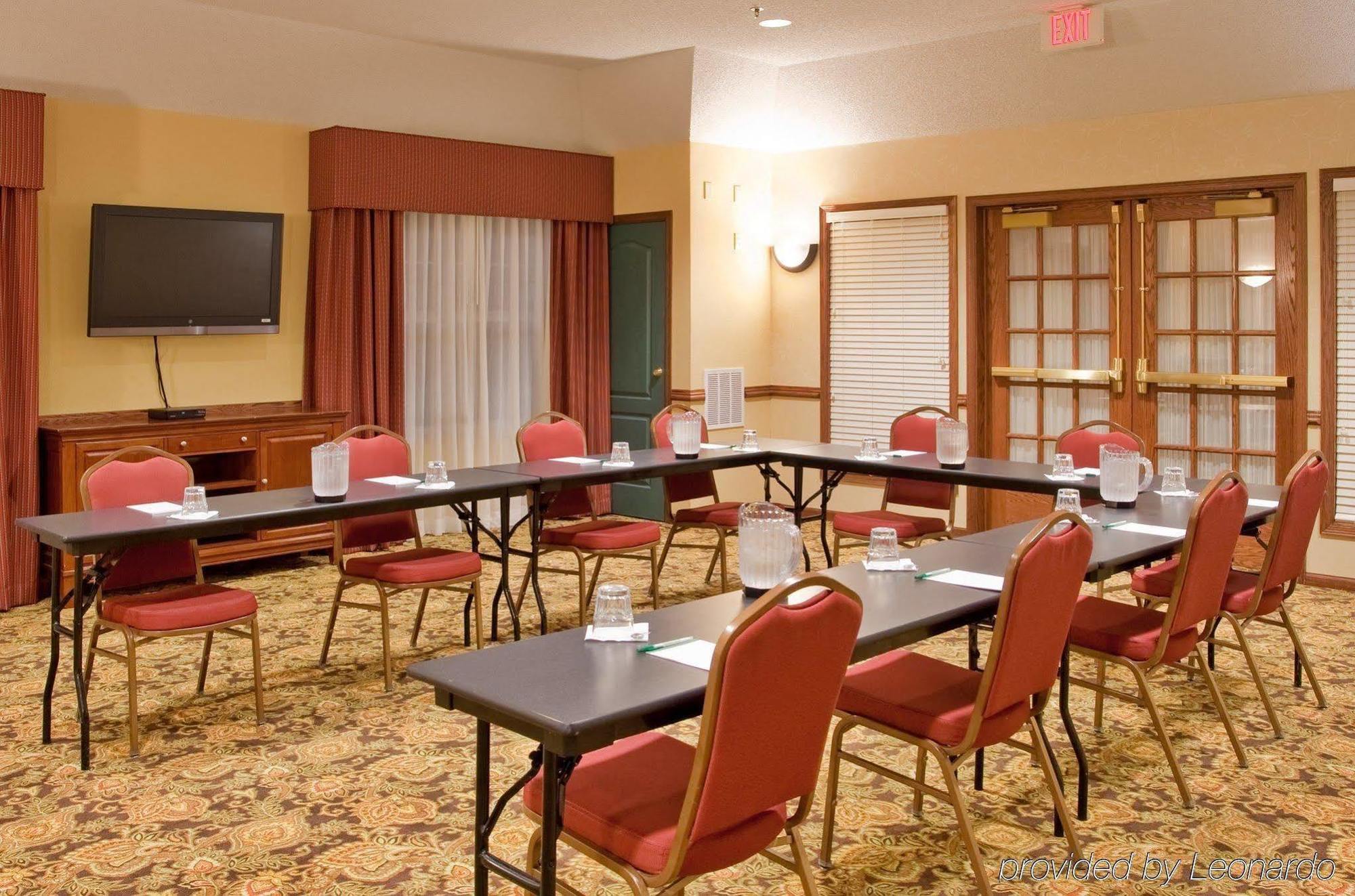 Country Inn & Suites By Radisson, Kansas City At Village West, Ks Bonner Springs Бизнес фото